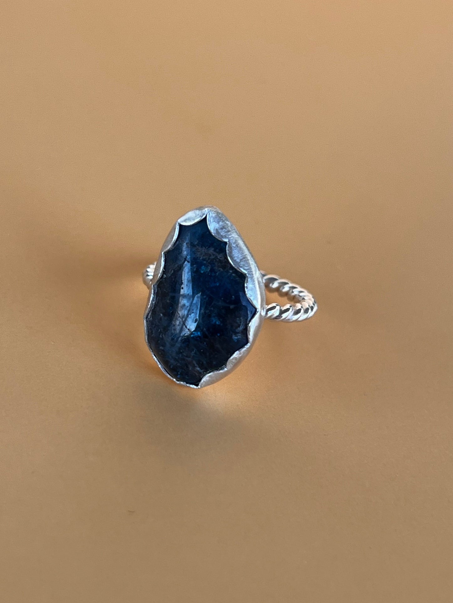 Apatite Ring